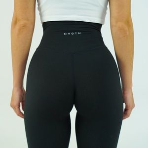 NWT True Black Signature Leggings - NVGTN